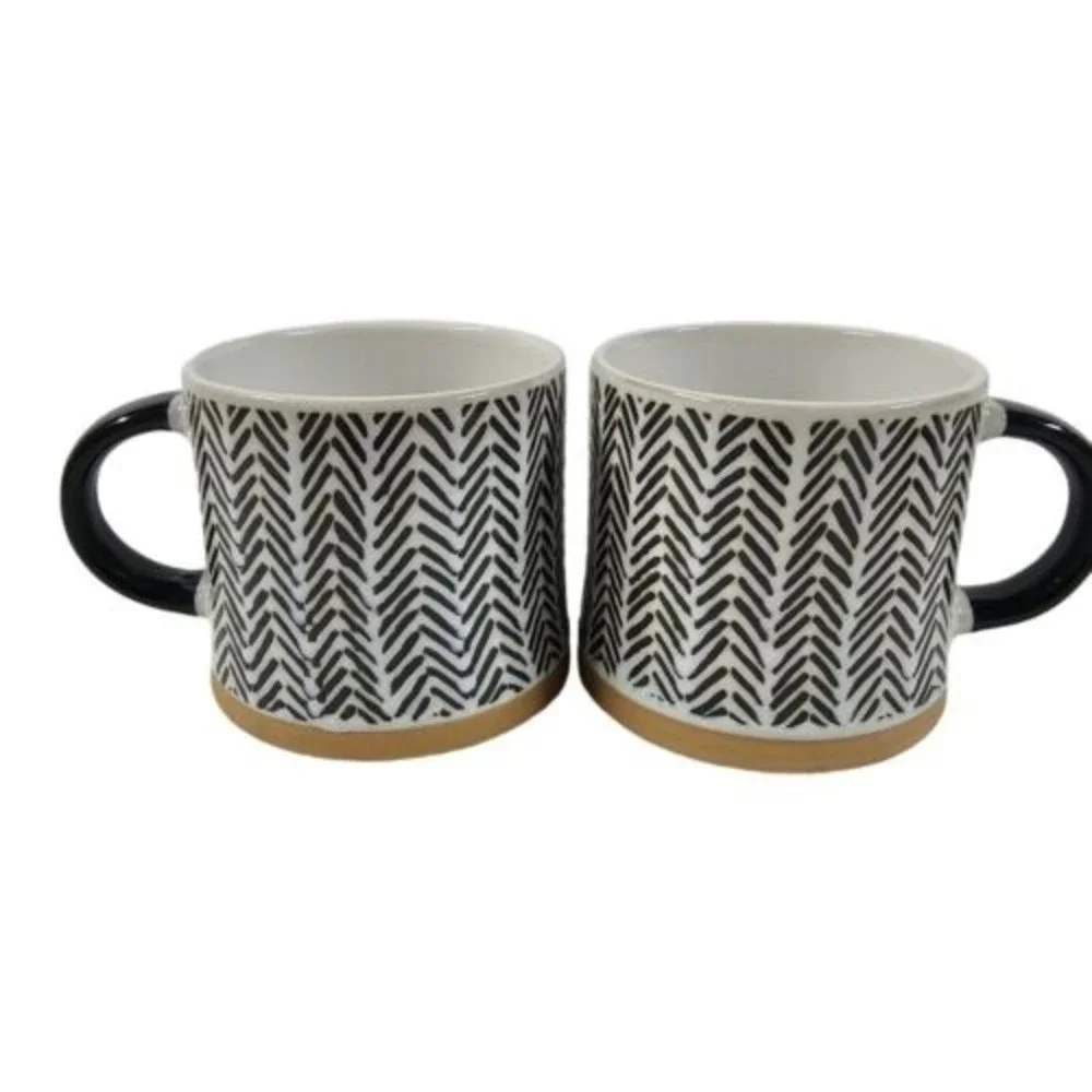 (2) Southwestern Coffee Mugs Black‎ White Chavron Tuscan Villa